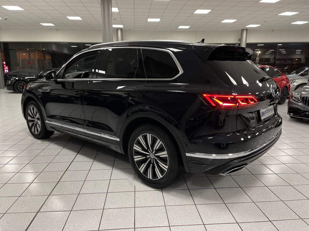 Volkswagen Touareg 3.0 TDI Elegance 4M*Matrix*Pano*Luftfed.