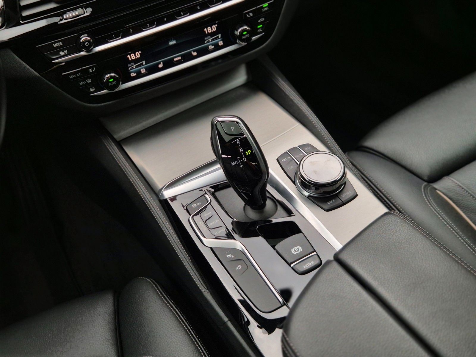 BMW 540i xDrive Limousine Luxury Line LED/ HUD/ ACC foto 19
