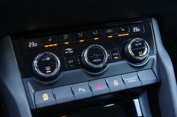 Skoda Karoq 1.5 TSI ACT Ambition*Sitzhz.,Garantie0626