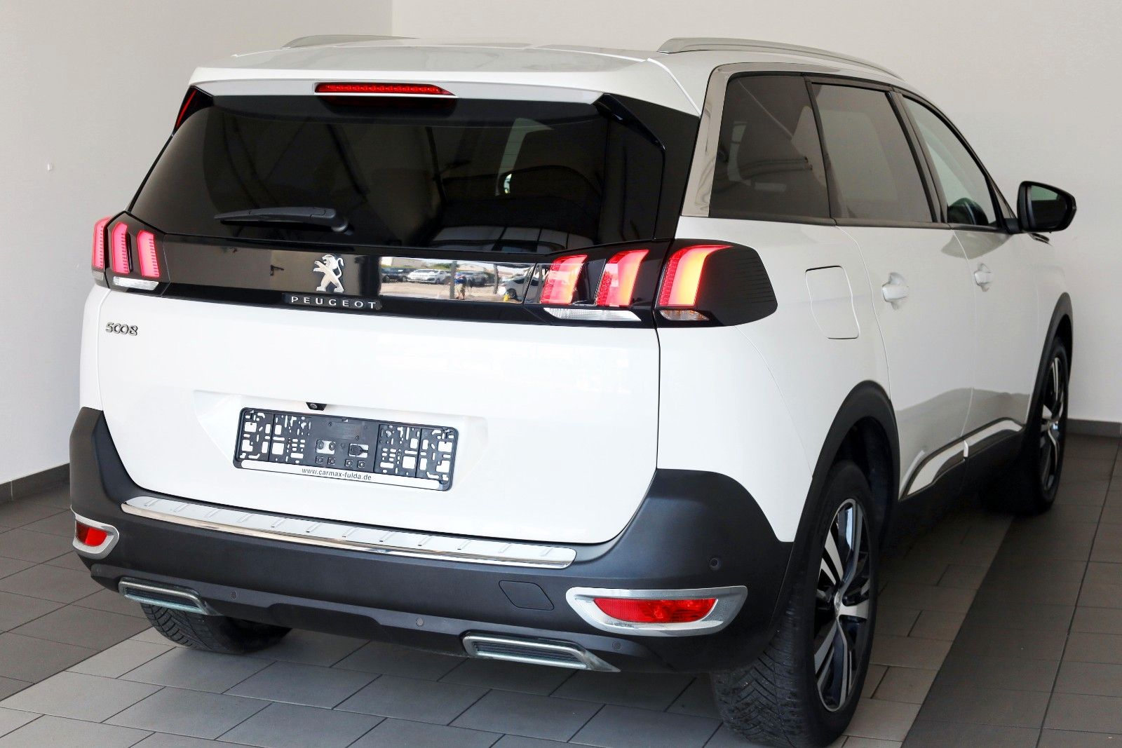 Fahrzeugabbildung Peugeot 5008 Allure 7 Si.,T.Leder,Navi,LED,SH,PDC,Kamera