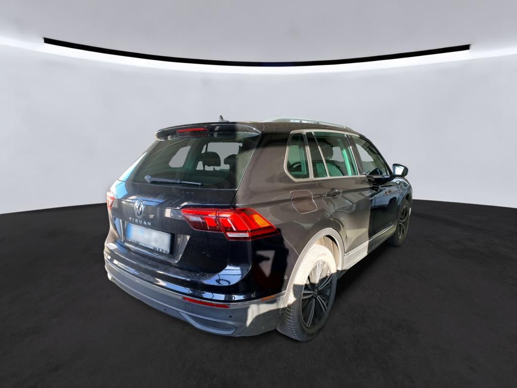 Fahrzeugabbildung Volkswagen Tiguan TSI Active DSG LED Navi ACC RFK SH 18"
