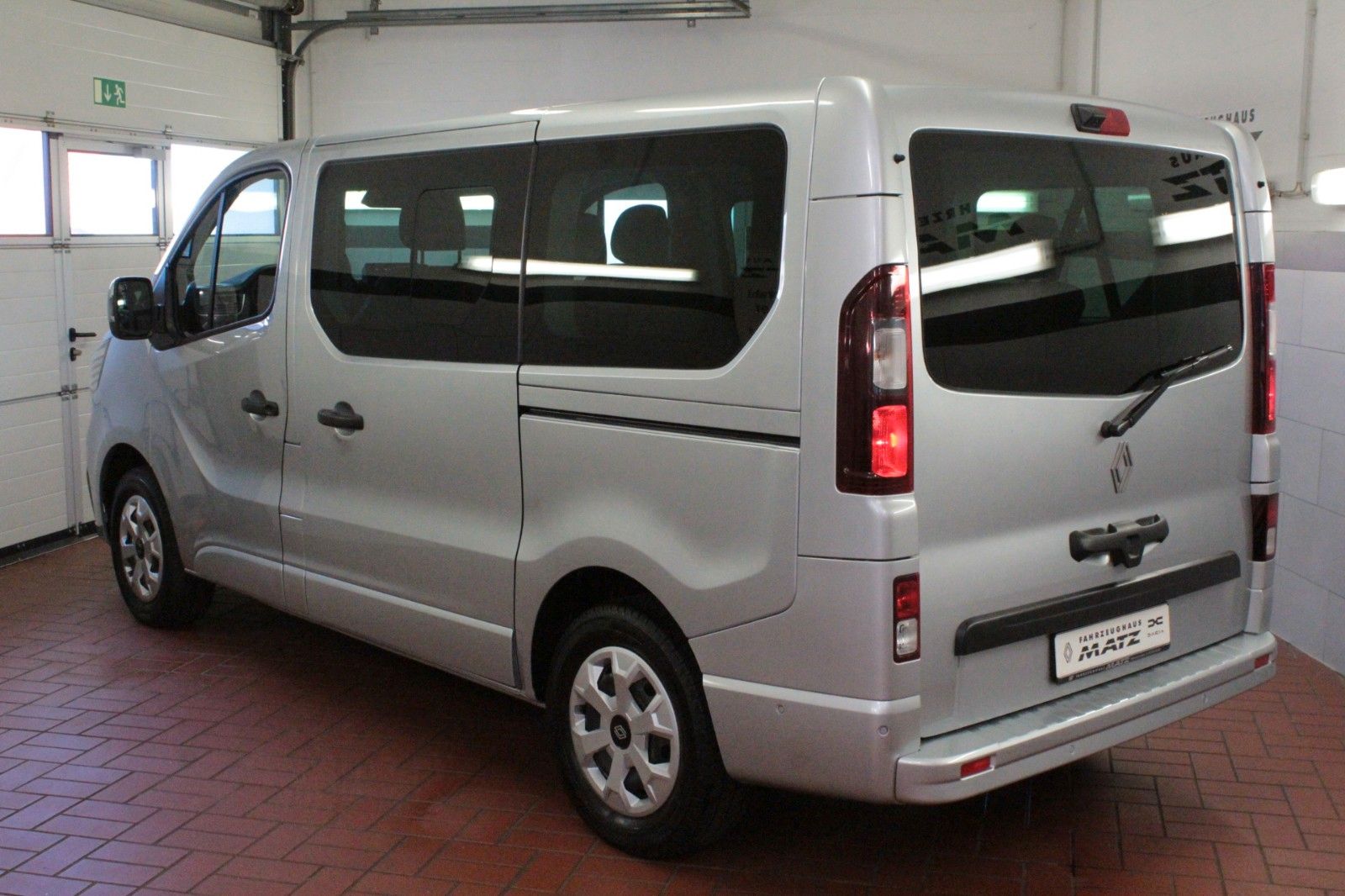 Fahrzeugabbildung Renault Trafic Blue dCi 150 EDC Evo*Automatik*8-Sitzer*