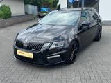 Skoda Octavia Combi RS, DSG, Rückfahrk.,Sportfahrwwerk - Skoda Octavia: Sport