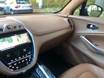 صورة 5 لـ 2021 Aston Martin DBX