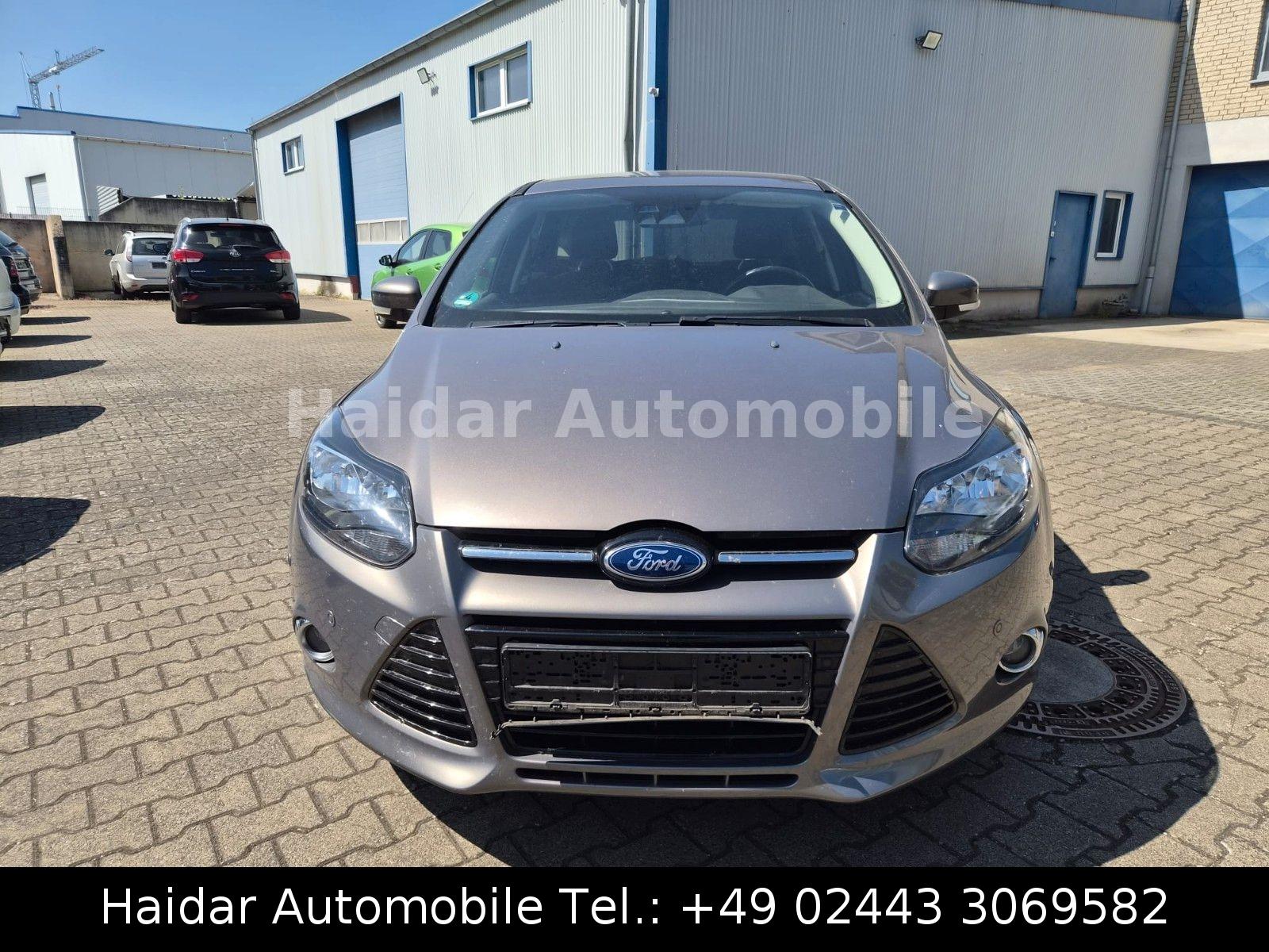 Ford Focus Lim. Titanium  MOTOR macht geräuche