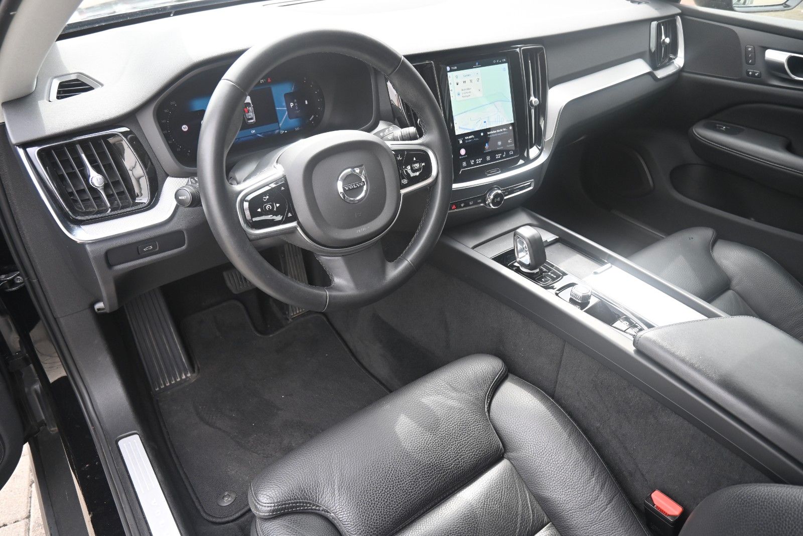Fahrzeugabbildung Volvo V60Cross Country B4D AWD Plus*FSHZG*ACC*BLIS*AHK