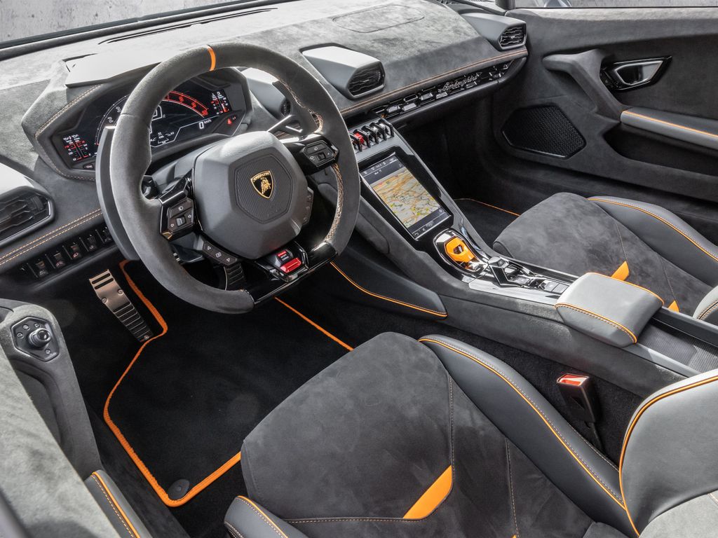 LAMBORGHINI Huracán 2024