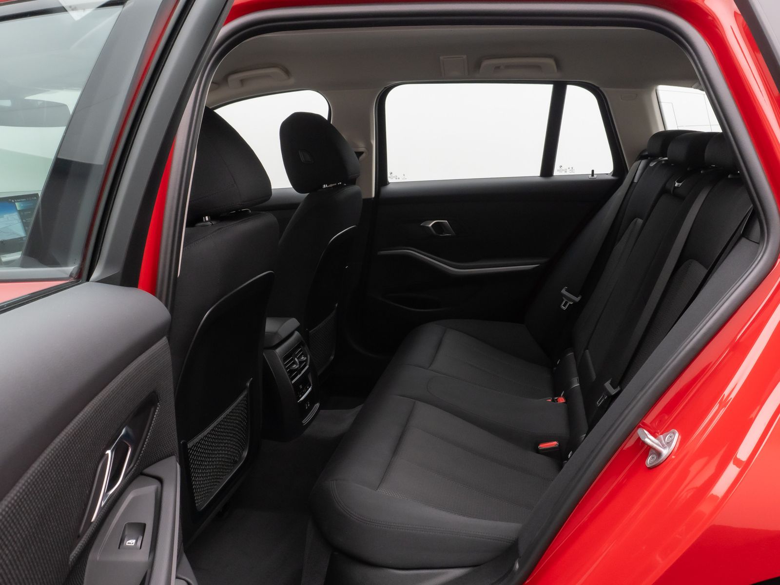 Fahrzeugabbildung BMW 330e DAB CockPit+ PDC LED Geschwindigkeitsreg.