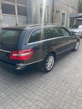 Mercedes-Benz 200 - Mercedes-Benz 200 mit Benzin-Antrieb: Kombi