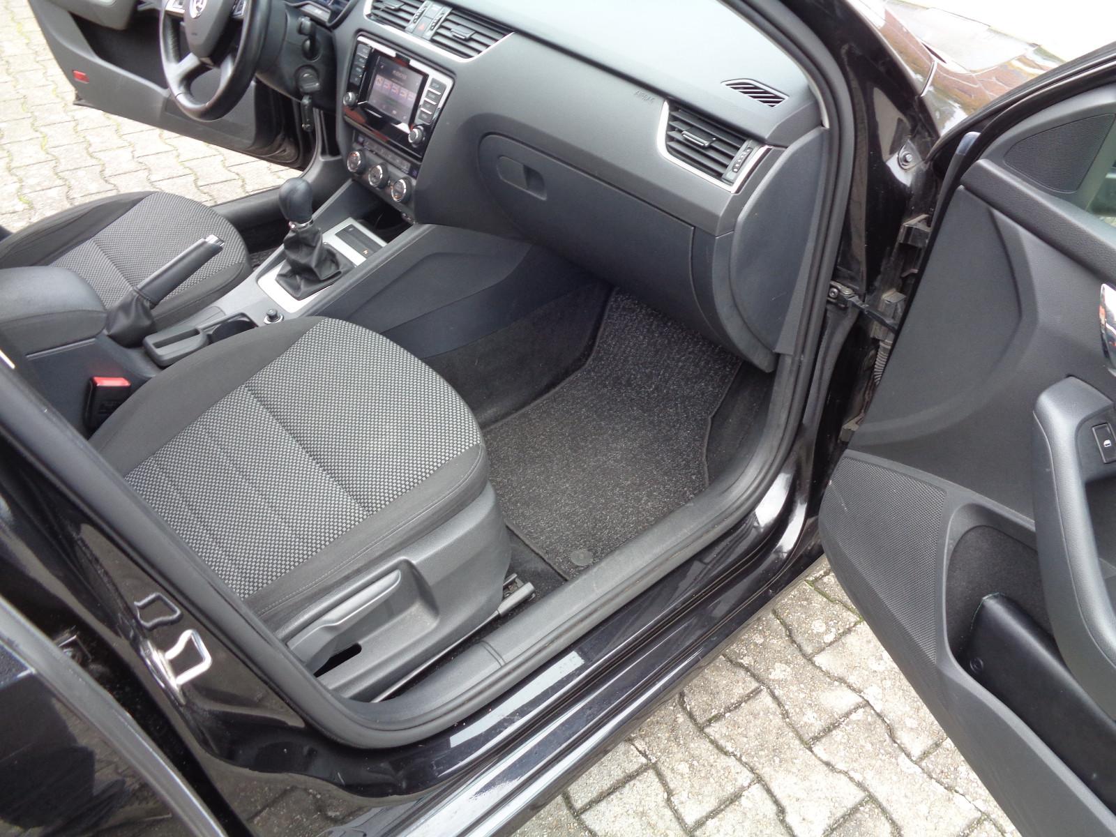 Skoda Octavia 2015 — фото 17