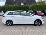 Hyundai i30 cw blue Style*8xFach*Navi*Pdc*Shz*R-Kamera* - Hyundai i30: Cw Style