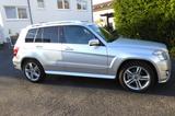 Mercedes-Benz GLK 280 4MATIC - - Mercedes-Benz GLK 280 mit Benzin-Antrieb
