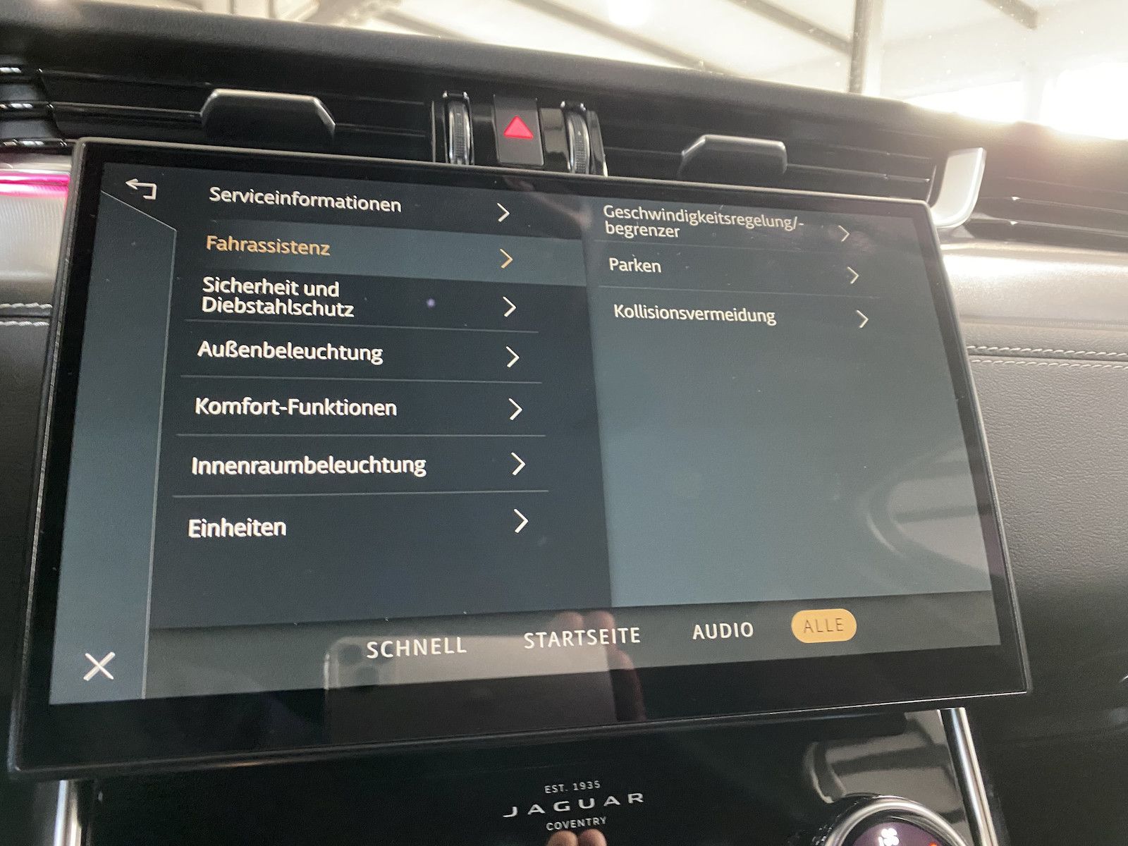 Fahrzeugabbildung Jaguar XF R-Dynamic AWD/BlackPack/Meridian/´19/AHK/