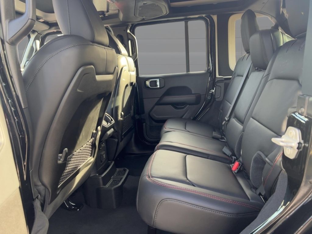 Fahrzeugabbildung Jeep Wrangler Rubicon 2.0l Verbrenner 272PS / Alpine/