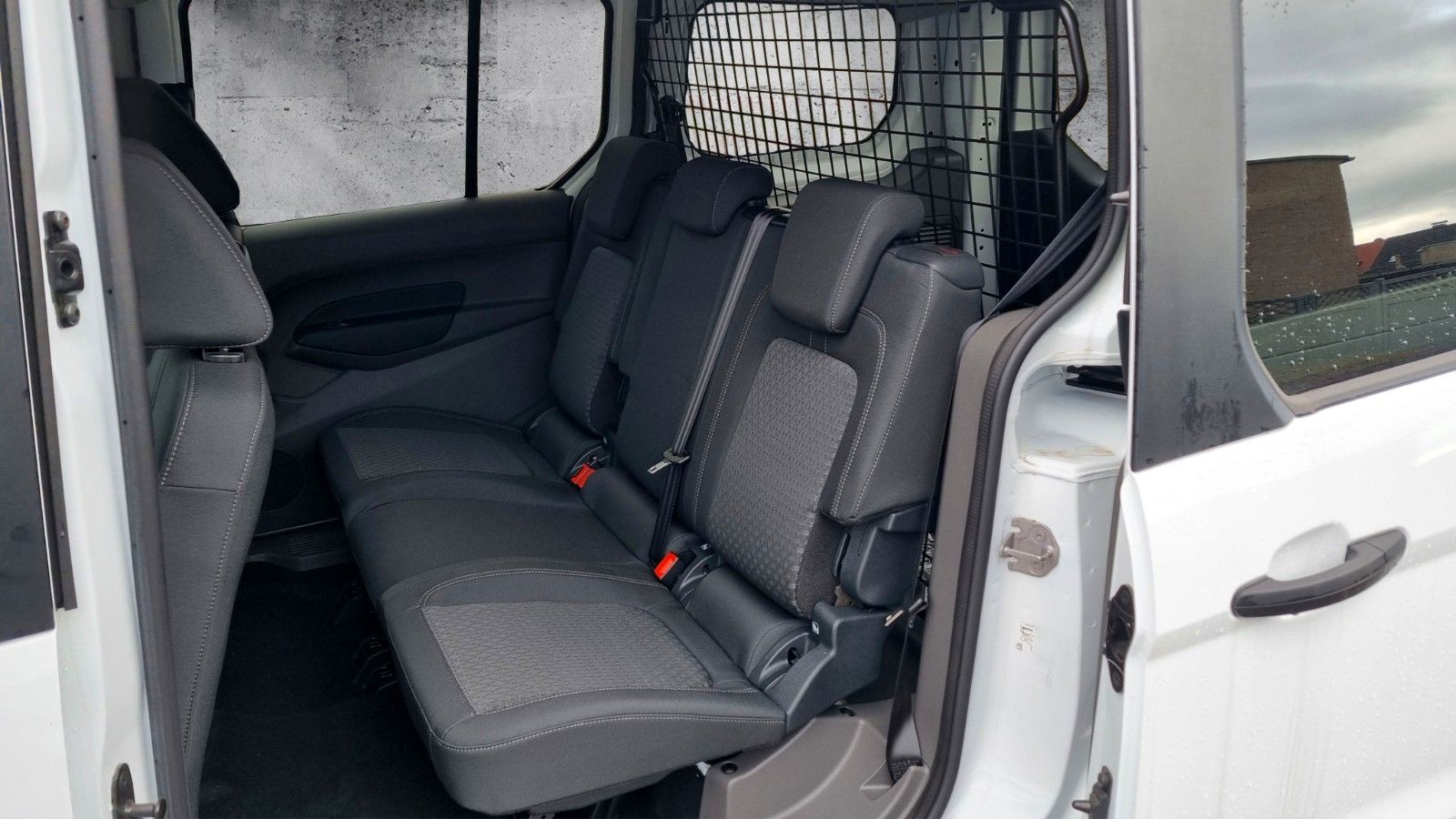 Fahrzeugabbildung Ford Transit Connect Kombi lang Trend