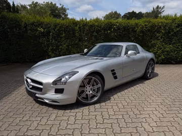 صورة 1 لـ 2010 Mercedes-BENZ SLS AMG
