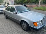Mercedes-Benz Mercedes W124  ehrlicher Klassiker aus Familien - Mercedes-Benz E 200: W124