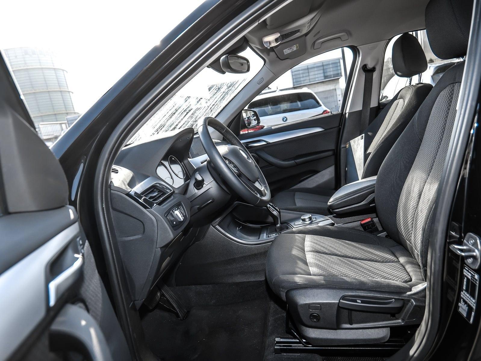 BMW X1 sDrive18i Advantage SAG Navi PDC SHZ DAB auto