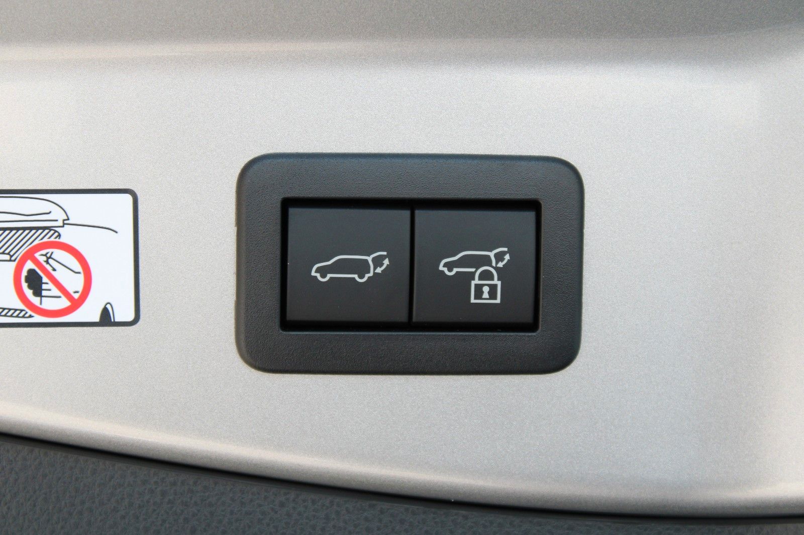 Fahrzeugabbildung Toyota C-HR Hybrid Teamplayer