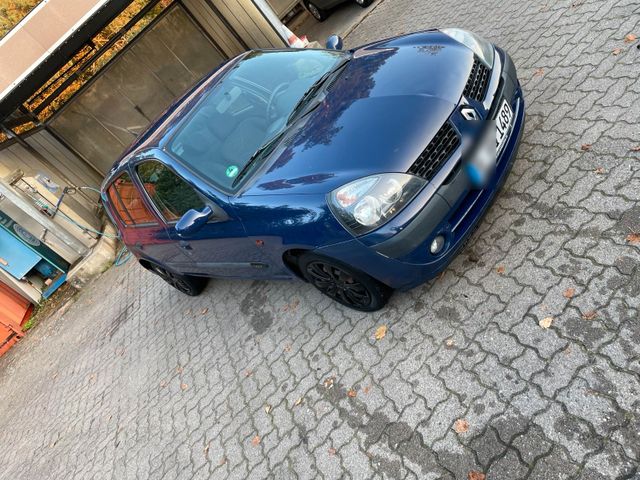 Renault Clio 2 1.2 Liter Tüv bis 02.26 TOP...