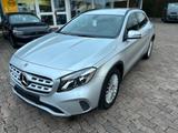 Mercedes-Benz GLA 180 - silberne Mercedes-Benz GLA 180