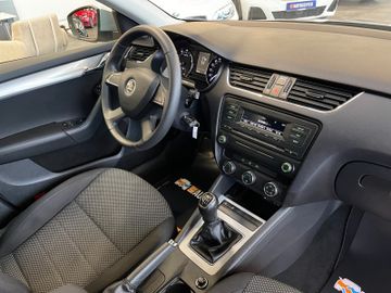 MYAUTOCENTER – Gebraucht- und Jahreswagen mit Werkstattservice in Pfaffenhofen Skoda Octavia Combi Ambition *2. Hand*Klima*PDC*Radio*