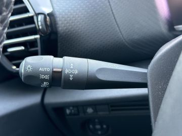 Citroën C4 Shine 1.2 PT 130 EAT8 °LED°ACC°HUD°RFK°Navi°