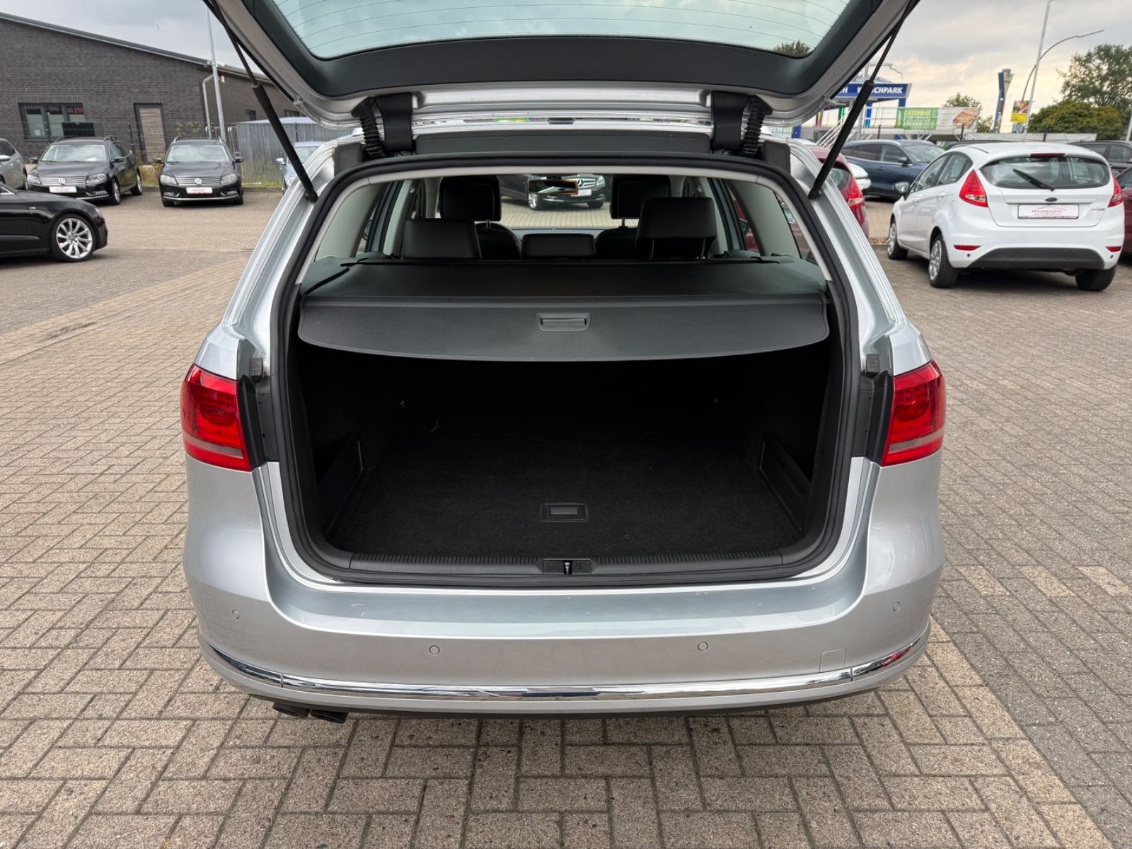 Passat Variant Highline Blue TDI*LEDER*NAVI*1.HA