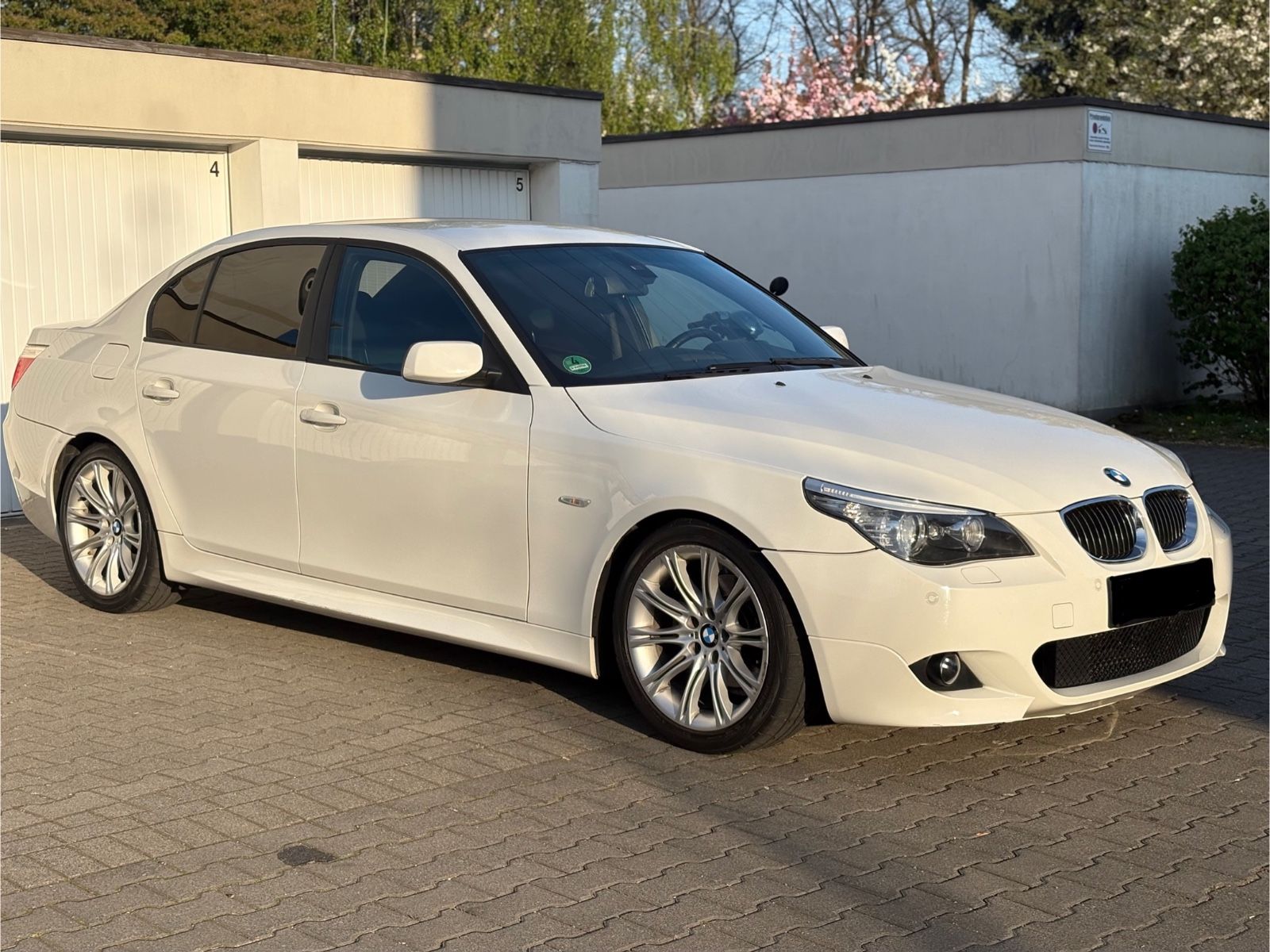 BMW 525 i M-Paket ab Werk Alpin Weiß