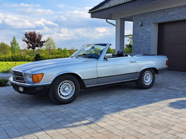 Mercedes-Benz 500 SL R107 - braucht Lack und Sitzbezüge!