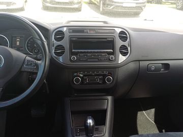 Volkswagen Tiguan - 10