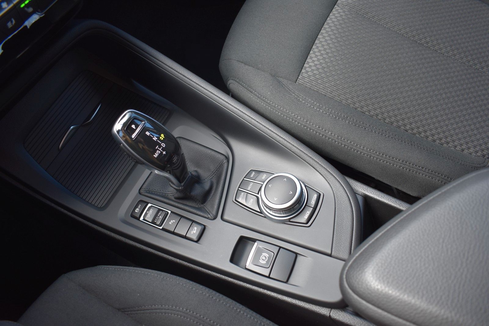 Fahrzeugabbildung BMW X1 xDrive 20 d Advantage AHK H&K