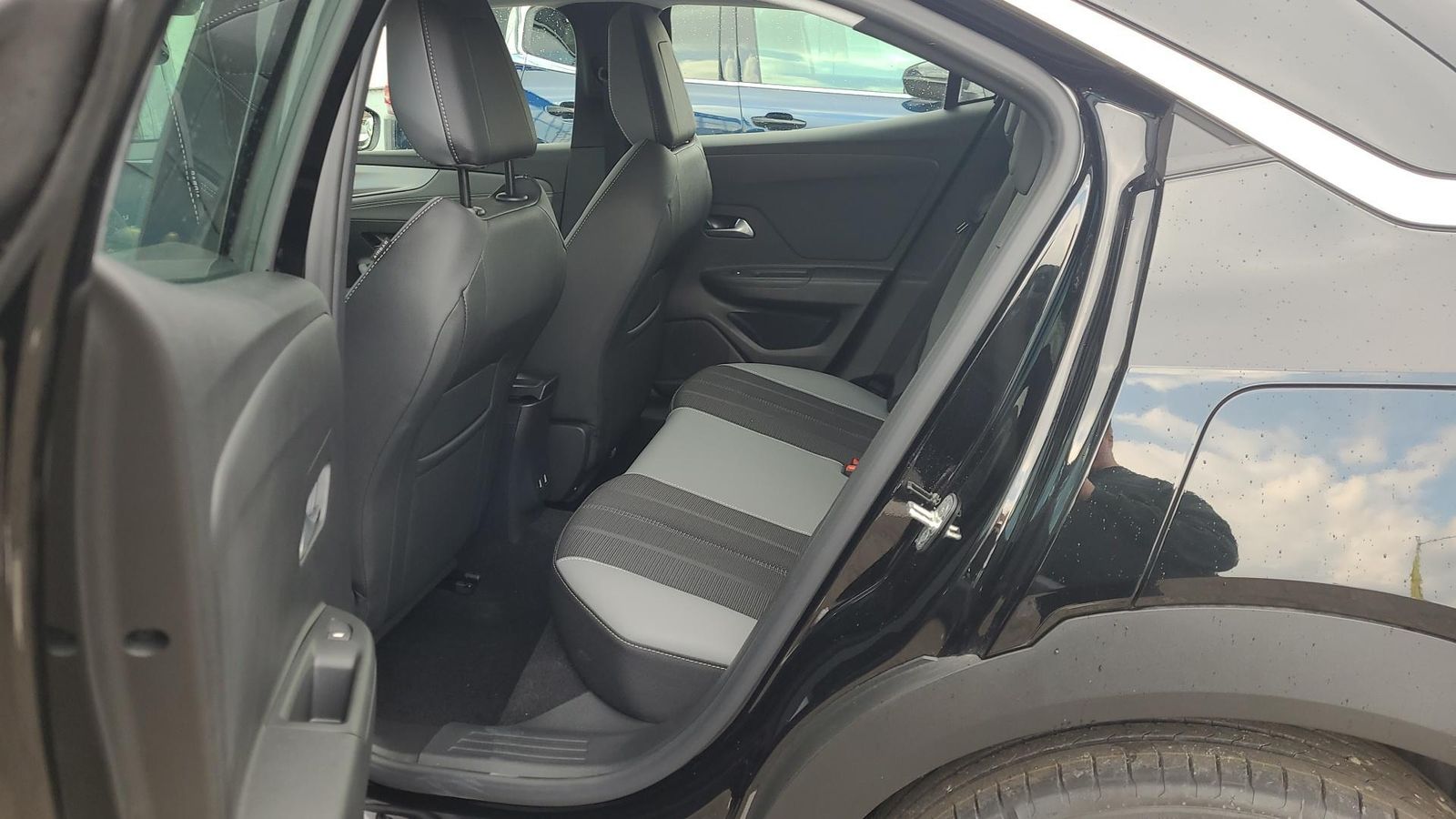 Fahrzeugabbildung Opel Mokka B Elegance 136 PS AT