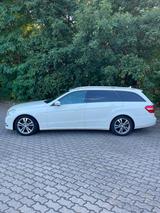 Mercedes-Benz E 300 CDI T BlueEFFICIENCY AVANTGARDE AVANTGARDE - gebrauchte Mercedes-Benz E 300 aus dem Jahr 2011