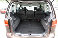 Fahrzeugabbildung Volkswagen Touran Highline DSG 7-Sitzer Tempomat SHZ PDC!