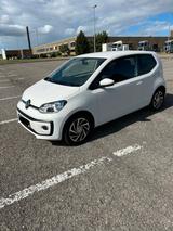 Volkswagen Top gepflegter Volkswagen up!  - VW up! von privat