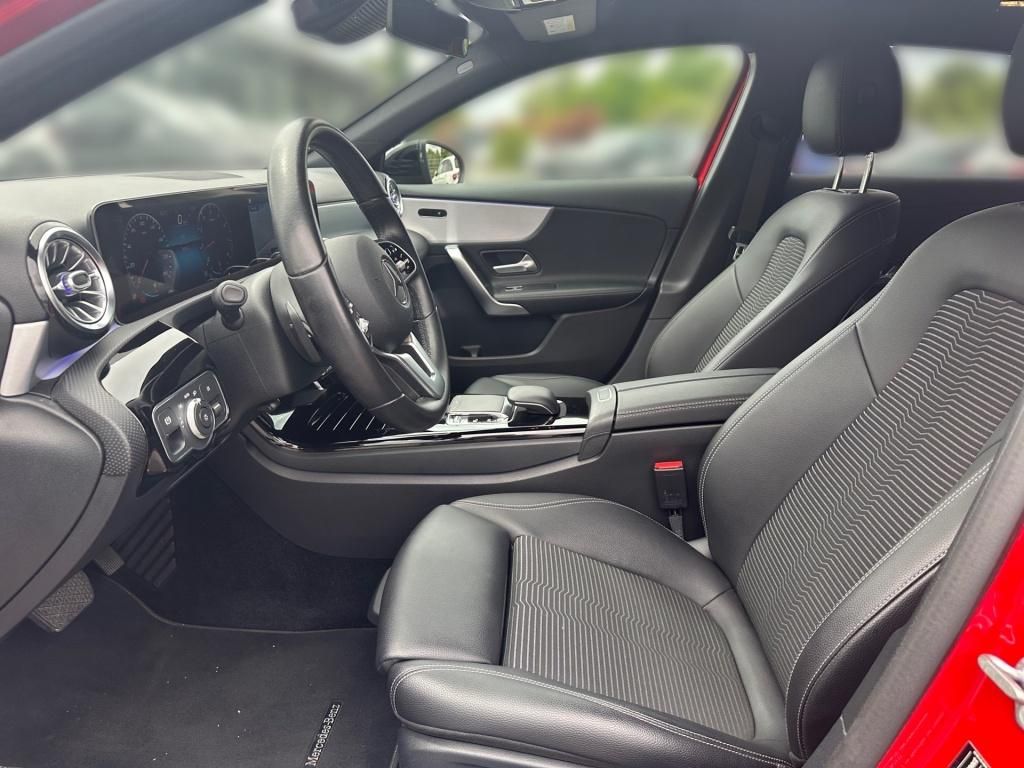 Fahrzeugabbildung Mercedes-Benz A 200 Night Totwi. Navi SHZ LED Ambie. RDK