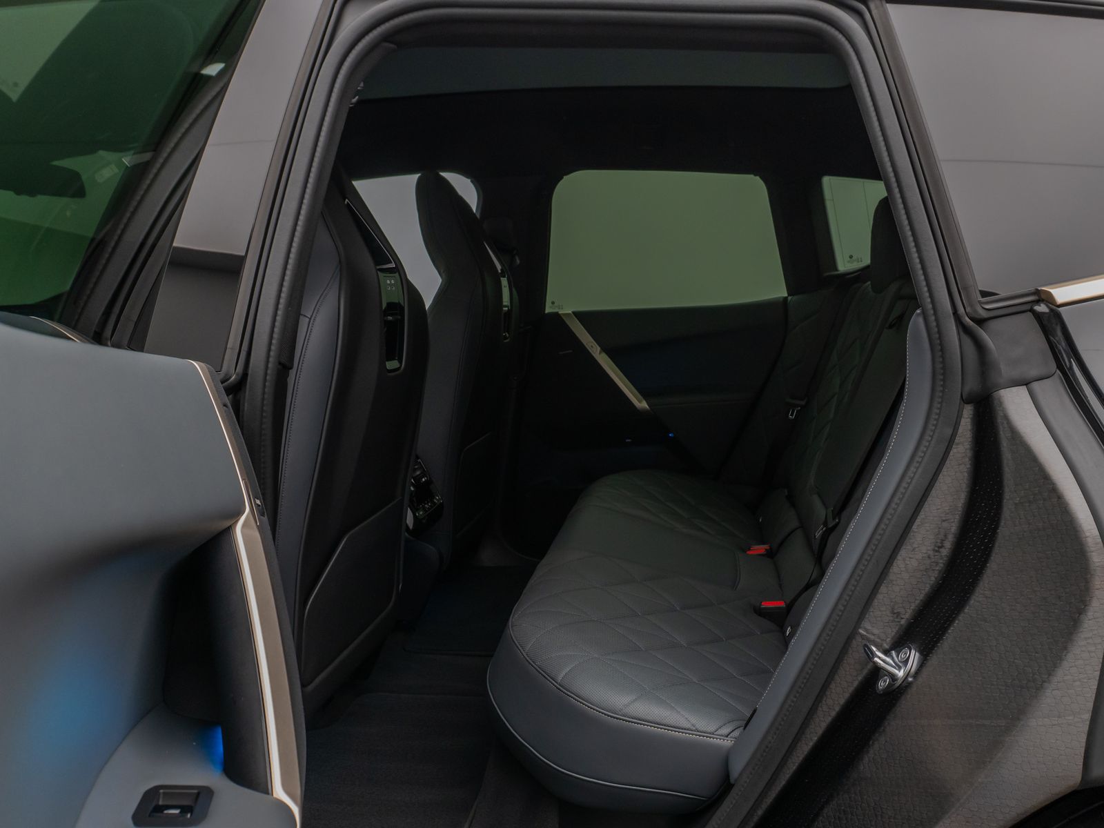 Fahrzeugabbildung BMW iX xD40 Edition Sport 360°Laser SkyLounge 22Zoll