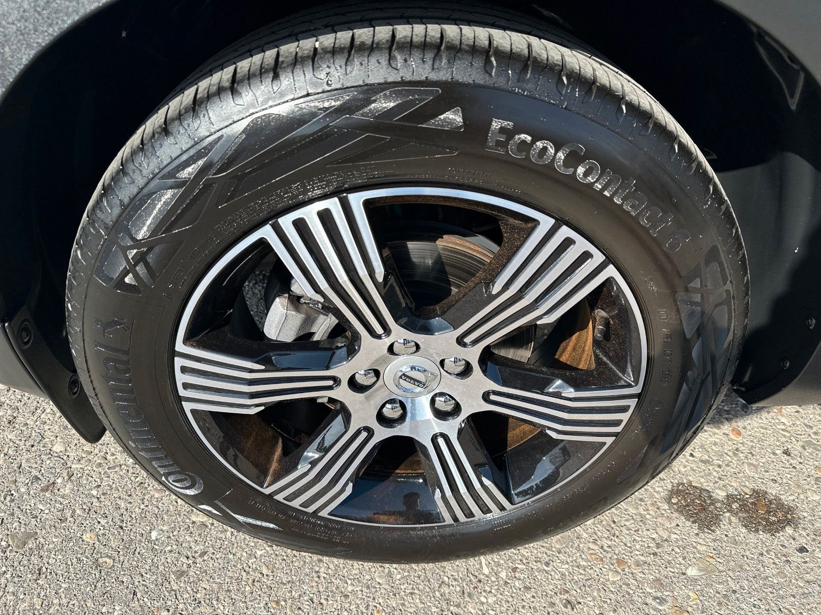 Fahrzeugabbildung Volvo XC40 Inscription 2WD, AHK, Frontscheibe heizbar