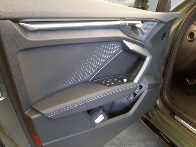 Fahrzeugabbildung Audi A3 Sportback S line 40TFSIe AHK StdHz eleHeck