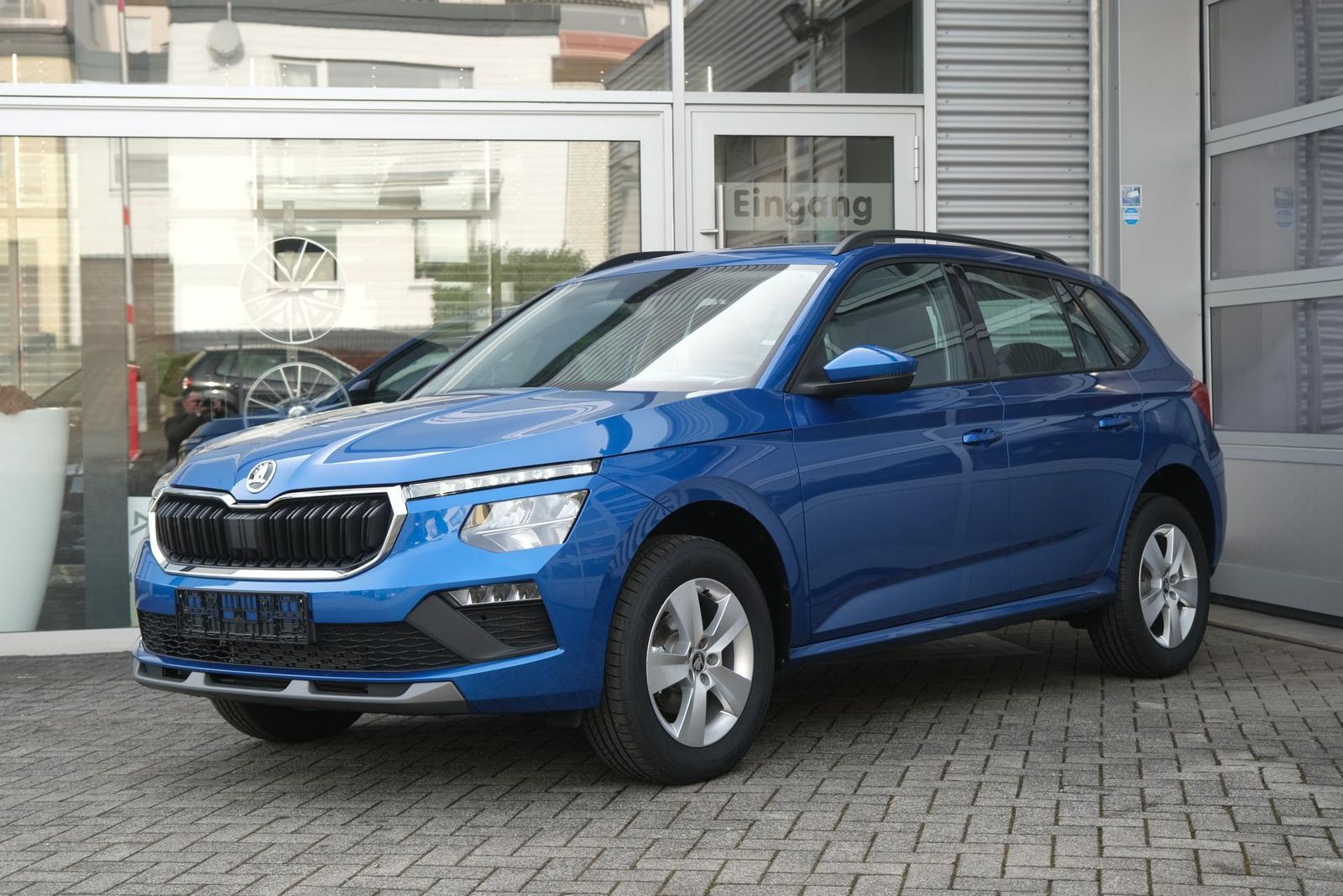 Skoda Kamiq 1.0 TSI DSG Selection AHK Kamera LED AP...