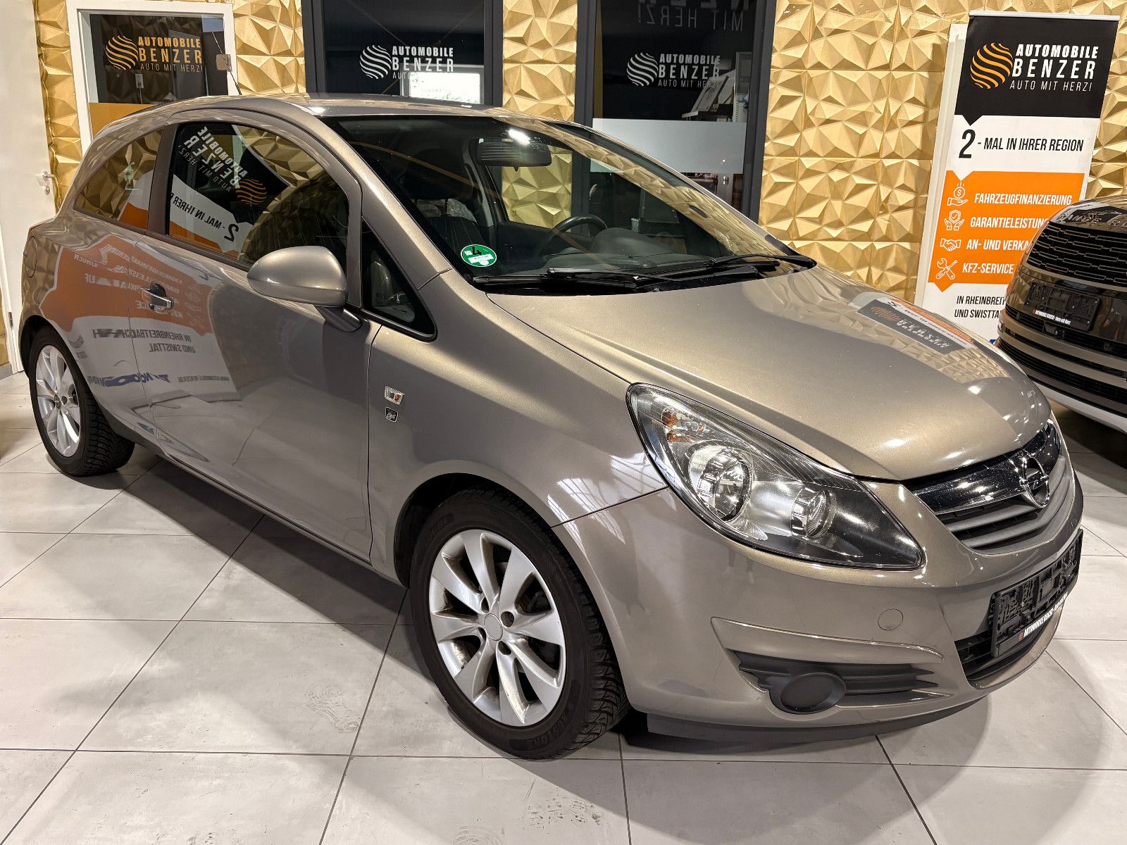 Fahrzeugabbildung Opel Corsa D Edition "111 Jahre"/8-FACH/KAMERA/KLIMA/