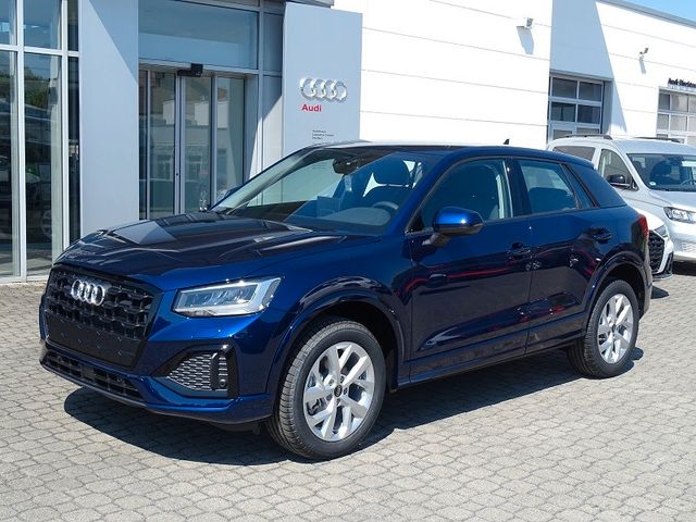 Q2 35TFSI S-tronic advanced / Optikpaket schwarz