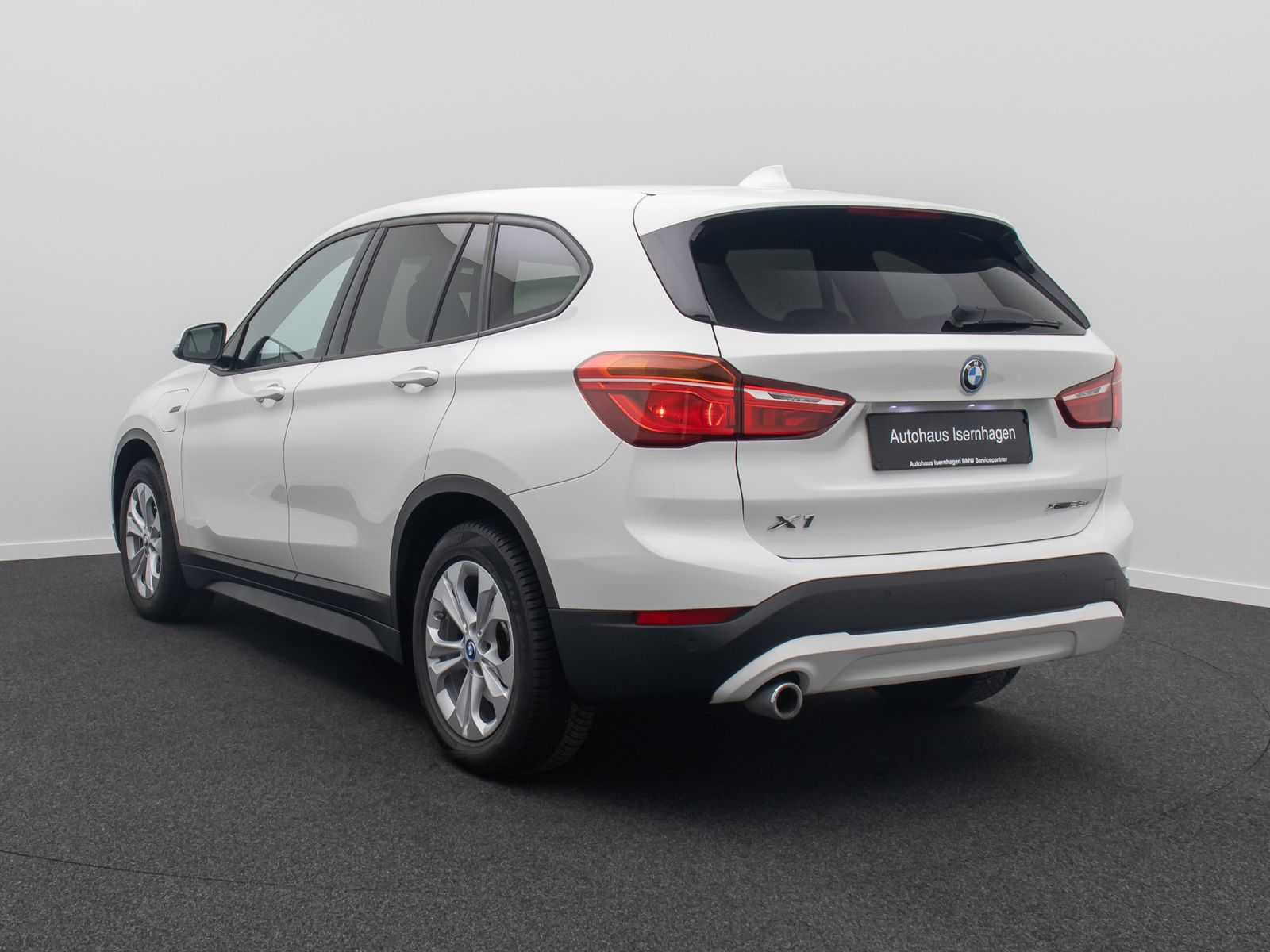 Fahrzeugabbildung BMW X1 xD25e GeschwindigReg ParkAss DAB Komfort NAVI