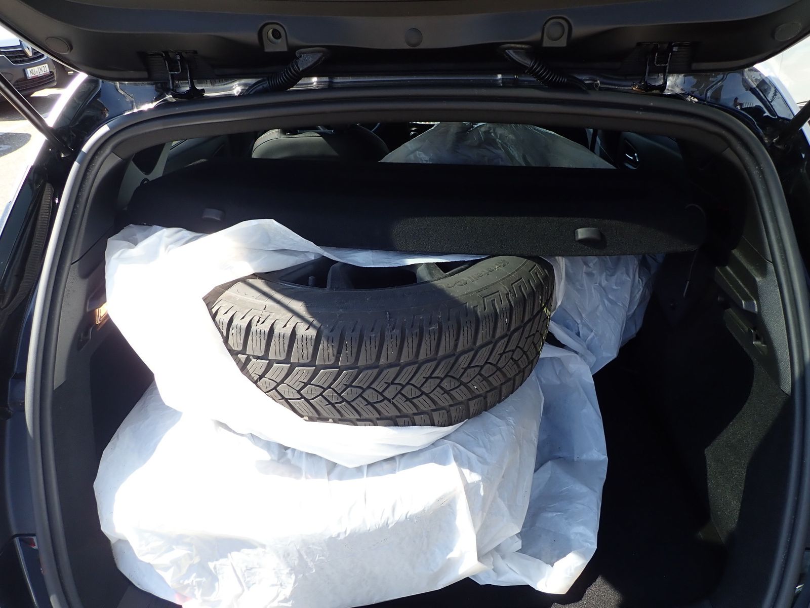 Fahrzeugabbildung Renault Captur TCe 140 EDC R.S.LINE/AUTOM./SHZ/NAVI/AHK/