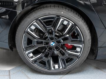 2026 BMW I5 — миниатюра 11