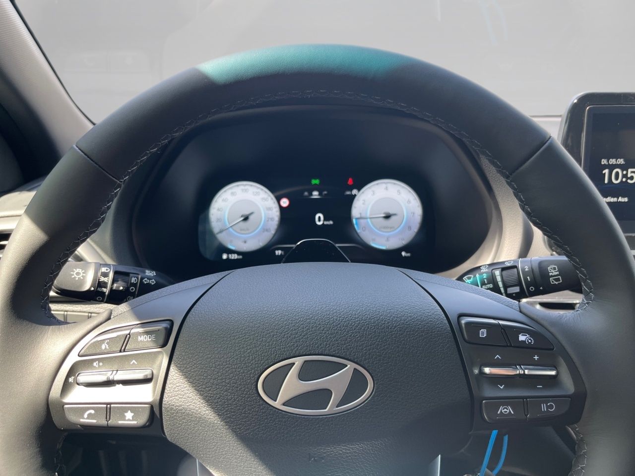 Fahrzeugabbildung Hyundai i30 TREND 2xKlima AUT DynLicht Kam. KlimaA LED