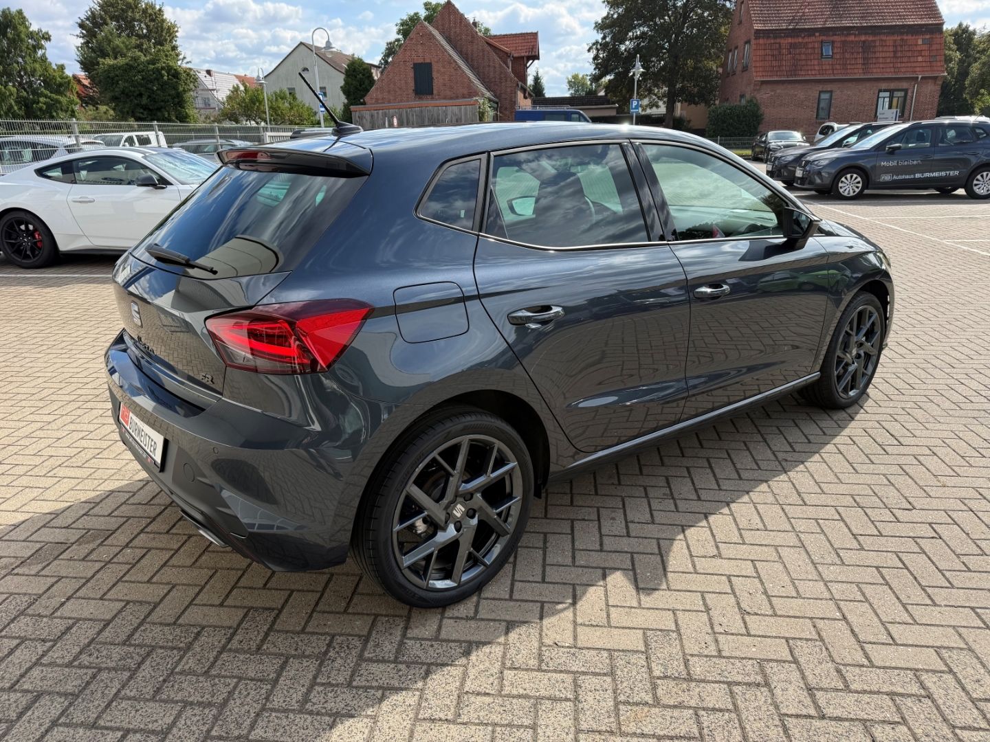 Fahrzeugabbildung SEAT Ibiza 1.0 TSI 85 kW FR DigiCo ACC LED ACC CarPla