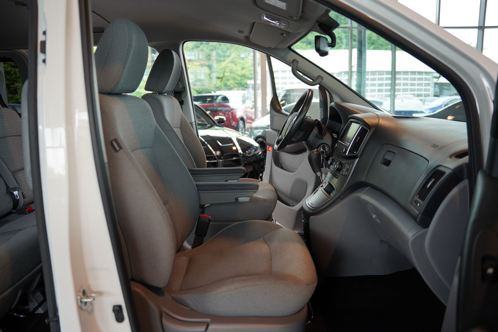 Hyundai H 1