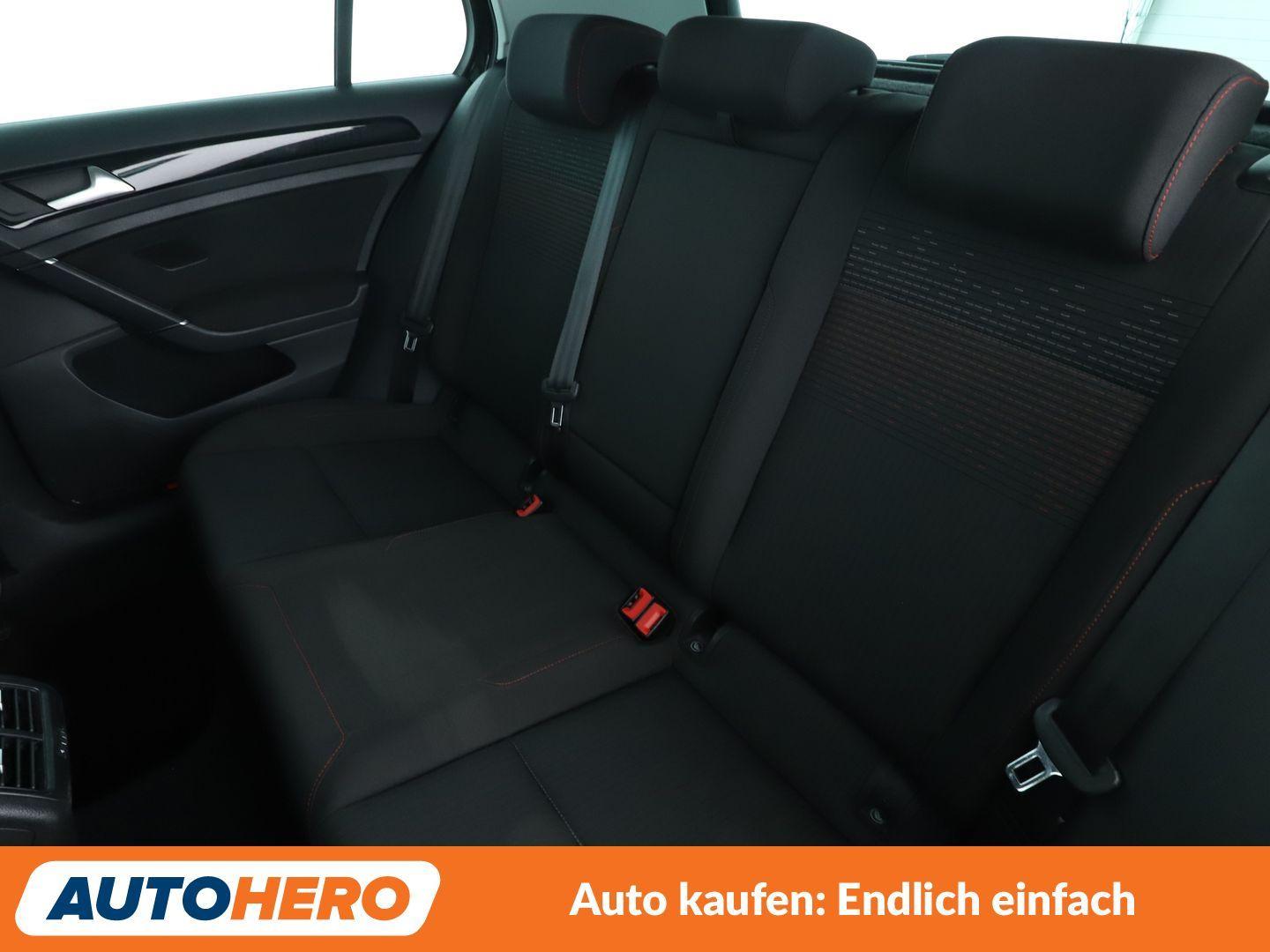 Volkswagen Golf VII 1.5 TSI ACT Sound*ACC*PDC*SHZ*